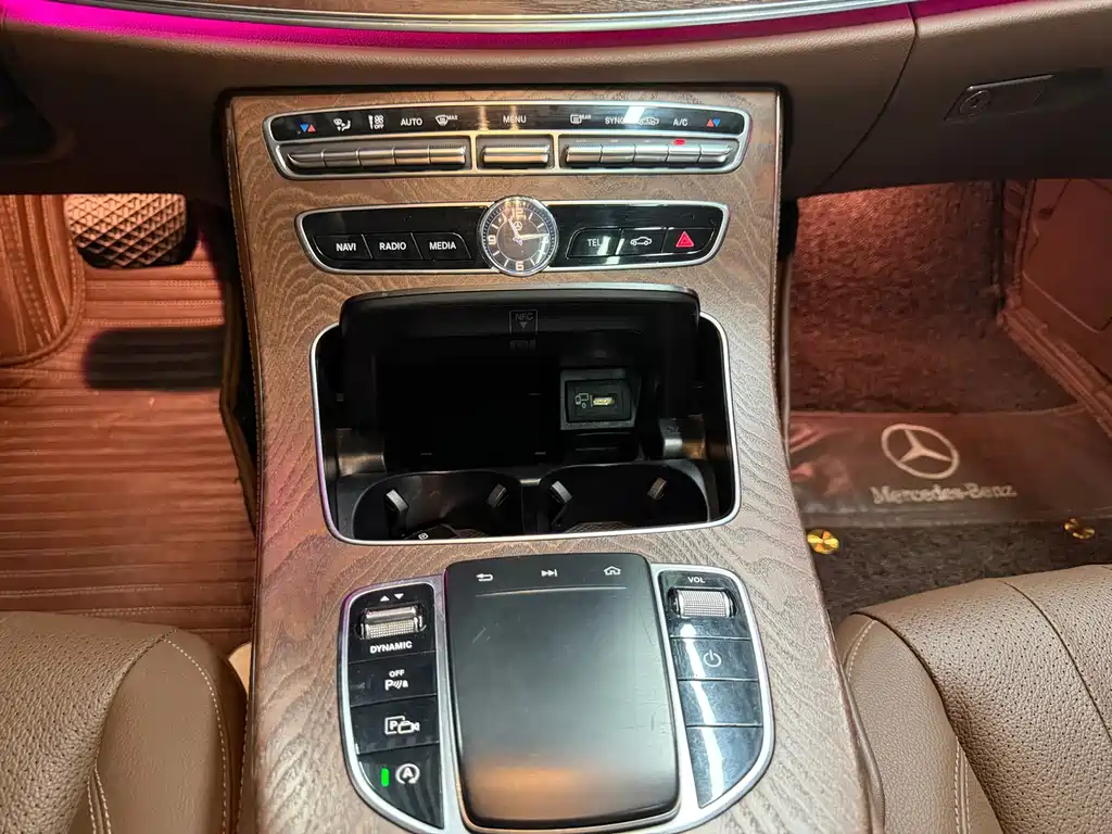 Mercedes-Benz E-Class 2020 — фото 11