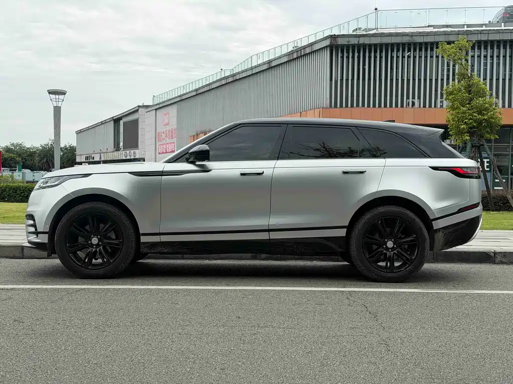 Land Rover Range Rover Velar 2022 — фото 4