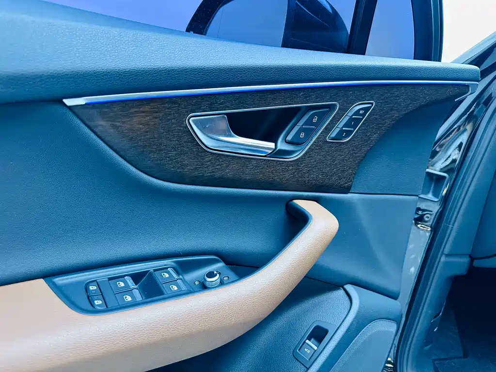Audi Q7 2023 — фото 16