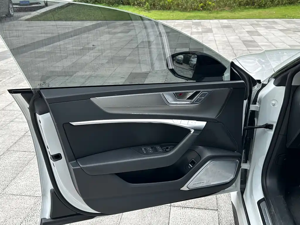 Audi A7 2022 — фото 16