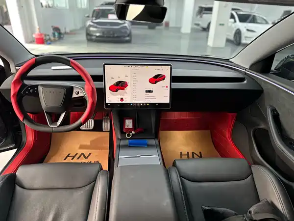 Tesla Model 3 2024