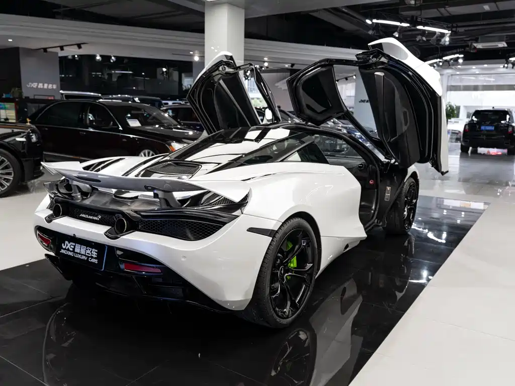 McLaren 720S 2020 — фото 10