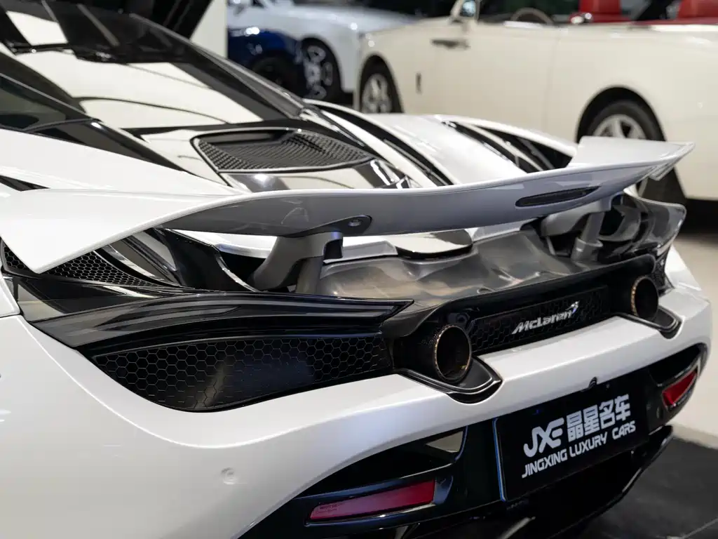 McLaren 720S 2020 — фото 16