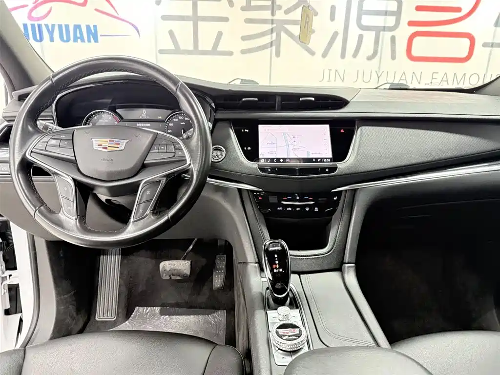 Cadillac XT5 2021 — фото 12