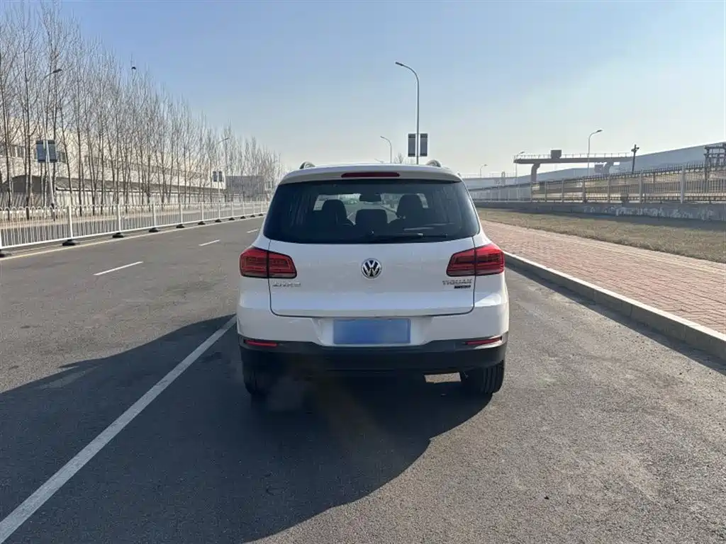 Volkswagen Tiguan 2015 — фото 15