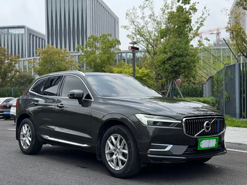 Volvo XC60 2021 — фото 3