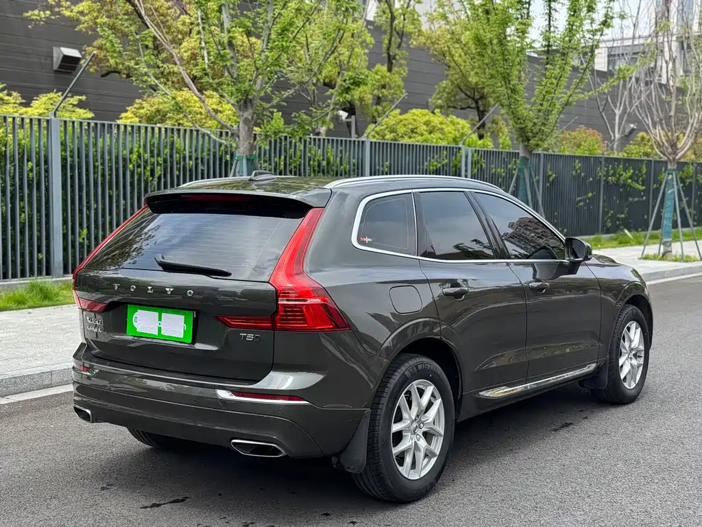 Volvo XC60 2021 — фото 6