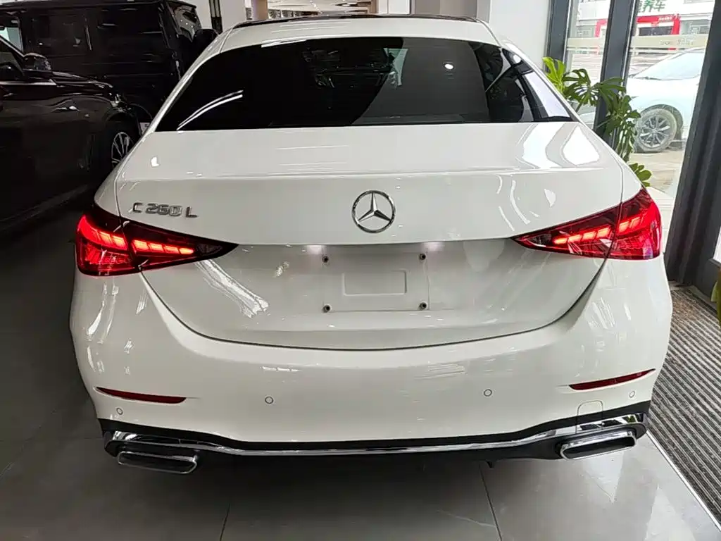 Mercedes-Benz C-Class 2024