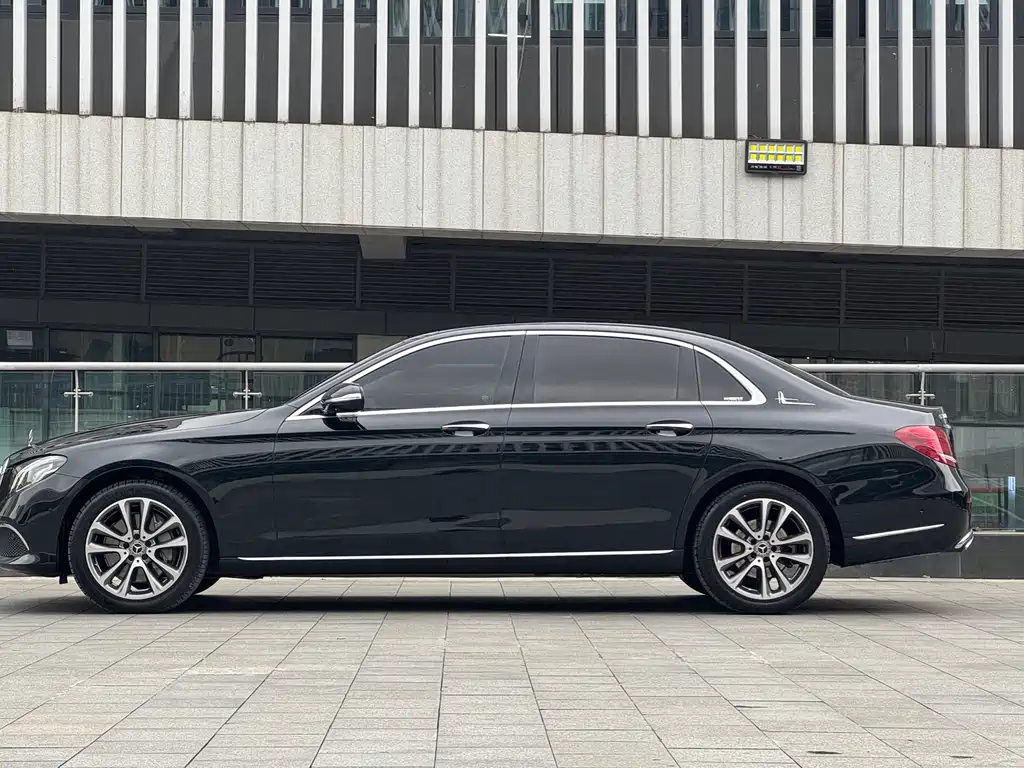 Mercedes-Benz E-Class 2019 — фото 4