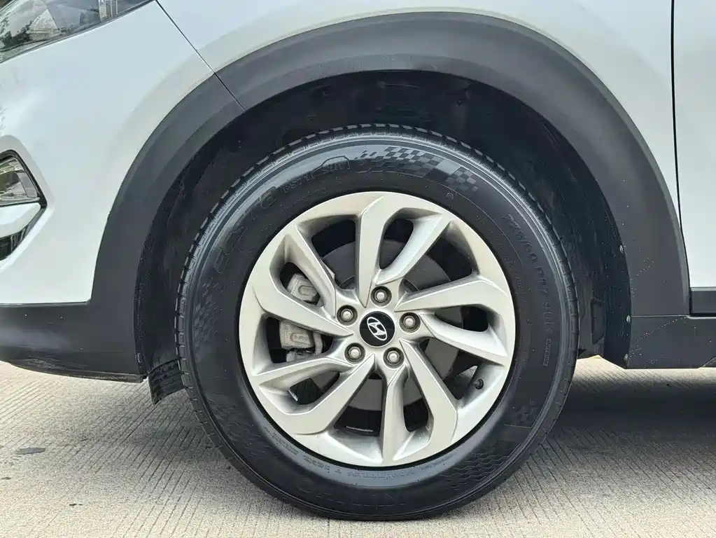 Hyundai Tucson 2017 — фото 13