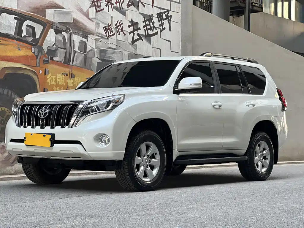 Toyota Prado 2017 — фото 1