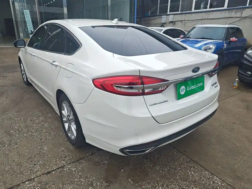 Ford Mondeo 2018 — фото 21