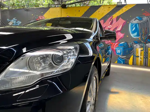 Mercedes-Benz R-Class 2011