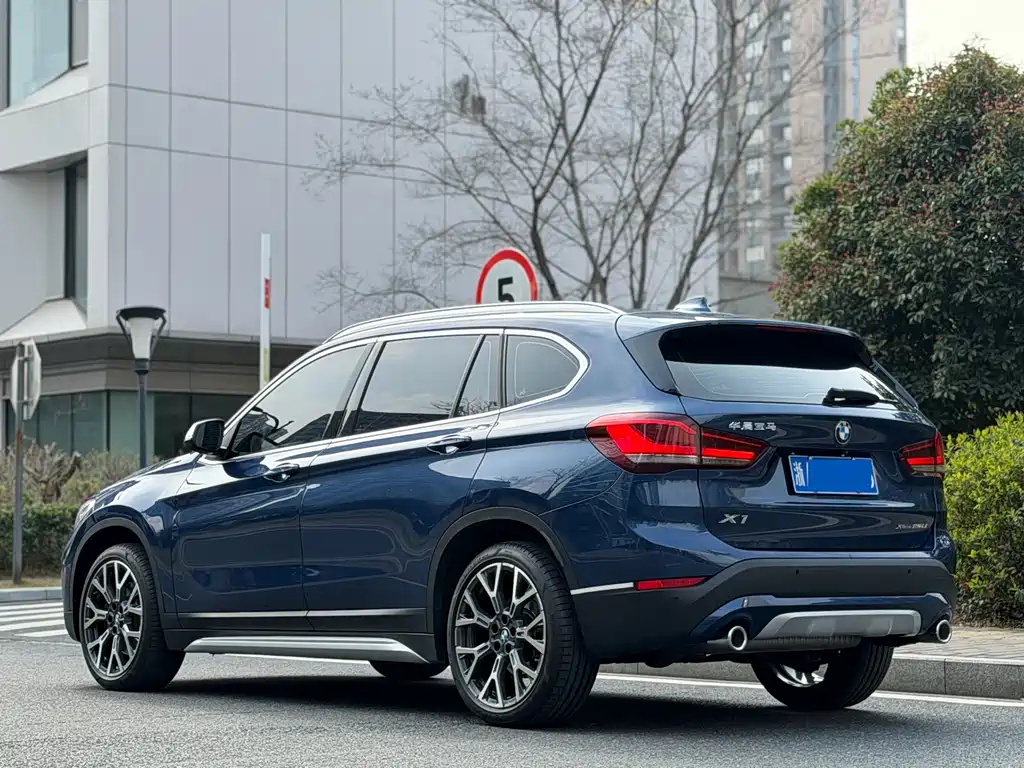 BMW X1 2021 — фото 4