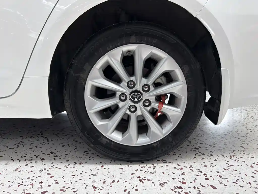 Toyota Corolla 2022 — фото 19