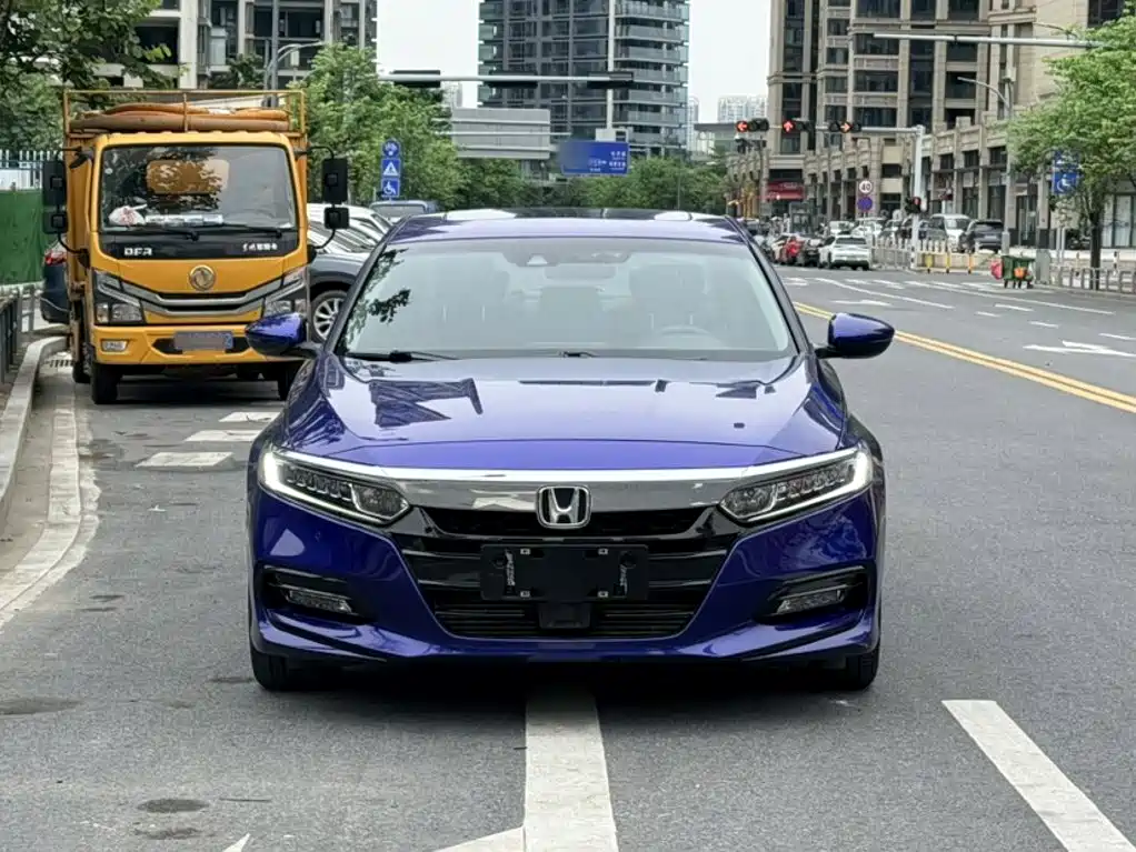 Honda Accord 2018 — фото 24