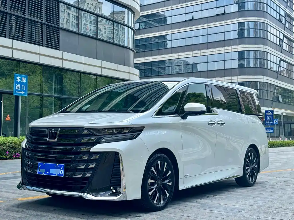 Toyota Vellfire 2023 — фото 1