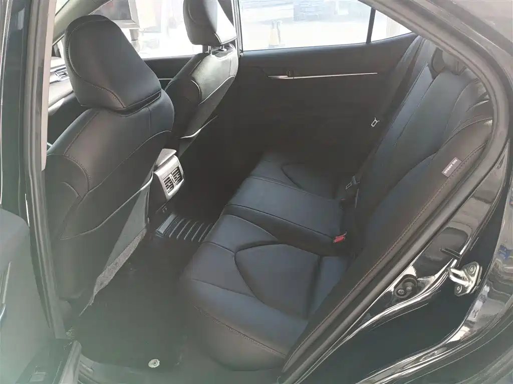Toyota Camry 2022 — фото 17