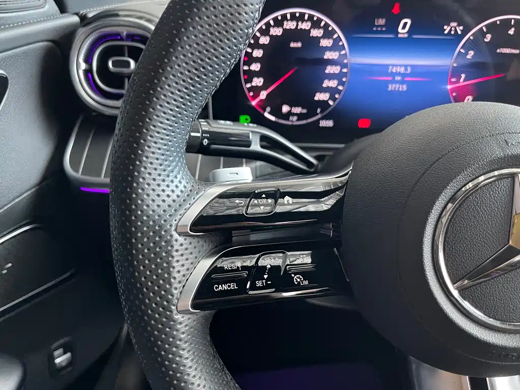 Mercedes-Benz C-Class 2024 — фото 15