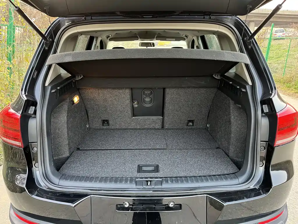 Volkswagen Tiguan 2016 — фото 12