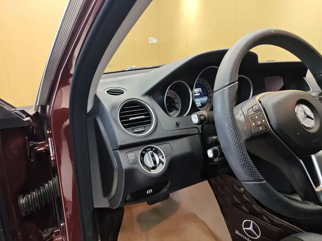 Mercedes-Benz C-Class 2014 — фото 11