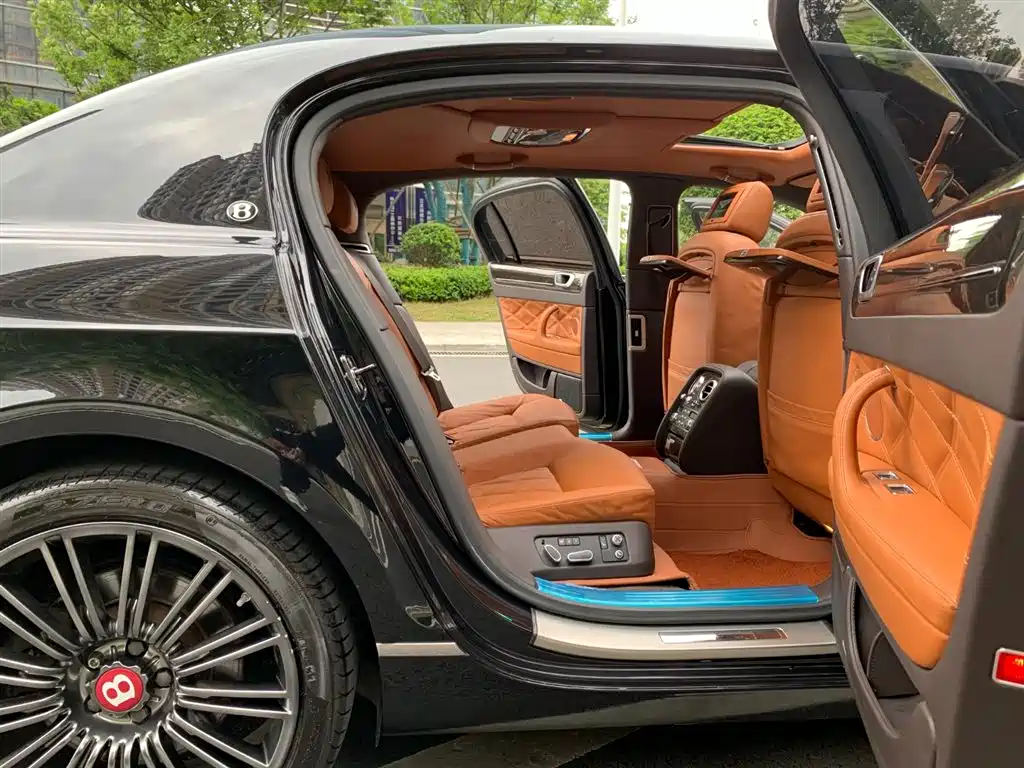 Bentley Flying Spur 2012 — фото 14