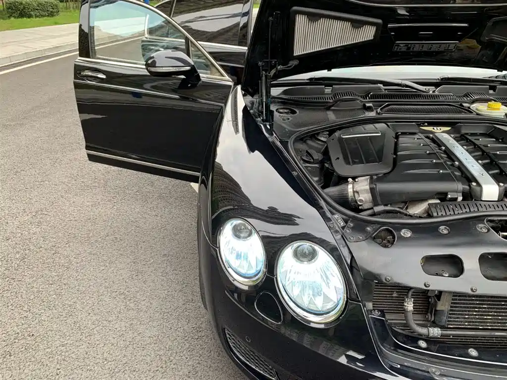 Bentley Flying Spur 2012 — фото 20