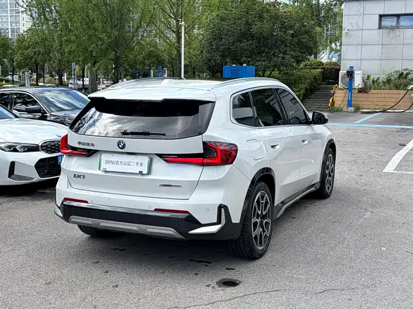 BMW iX1 2023