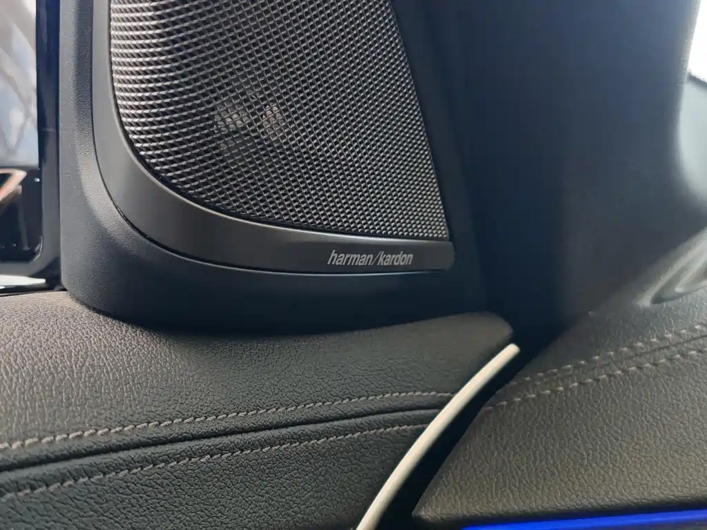 BMW 5 Series 2022 — фото 14