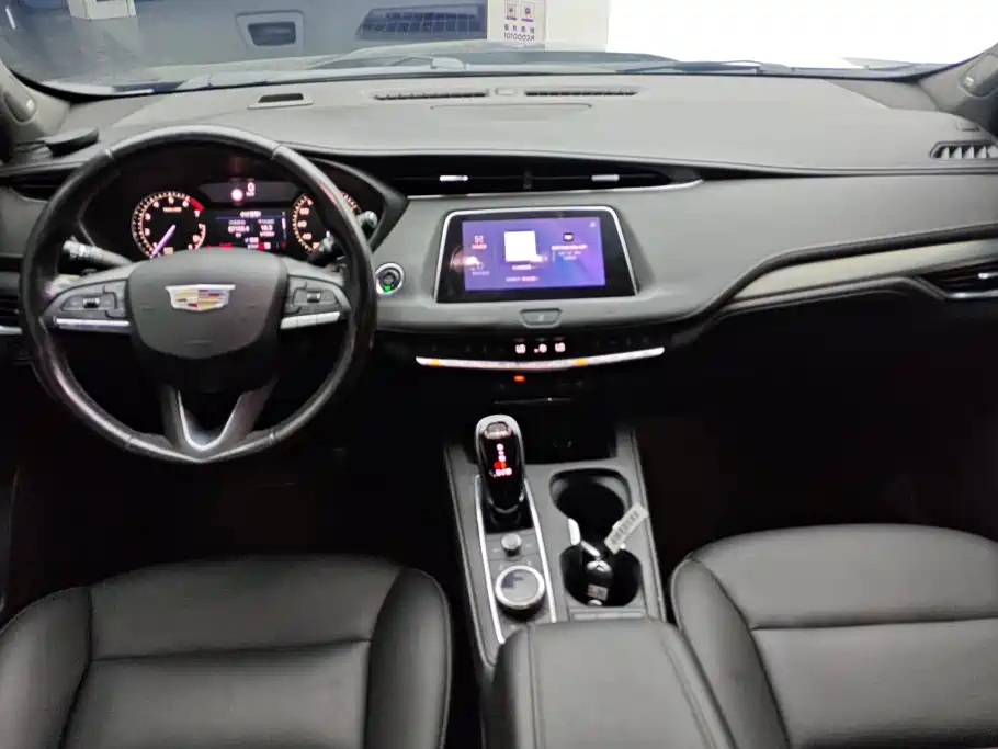 Cadillac XT4 2021 — фото 12