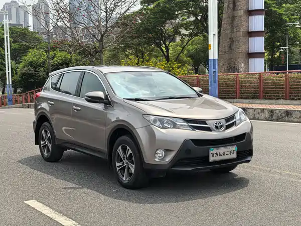 Toyota RAV4 2015