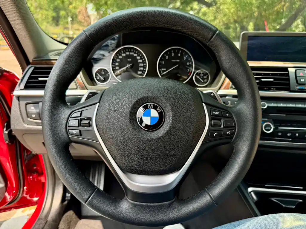 BMW 3 Series 2016 — фото 10
