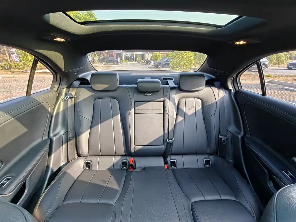 Mercedes-Benz A-Class 2022 — фото 12