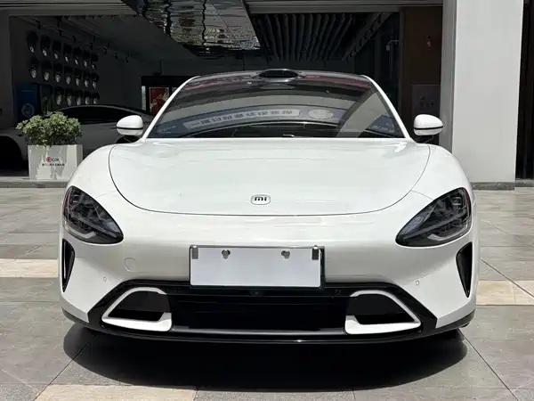 Xiaomi SU7 2024