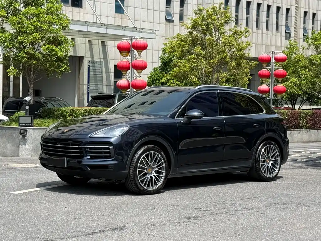 Porsche Cayenne 2018 — фото 1