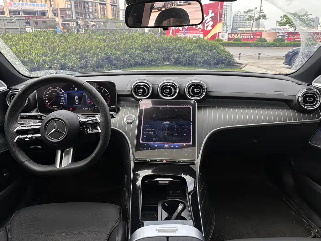 Mercedes-Benz C-Class 2023 — фото 12