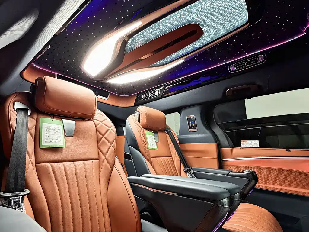 Toyota Granvia — фото 17
