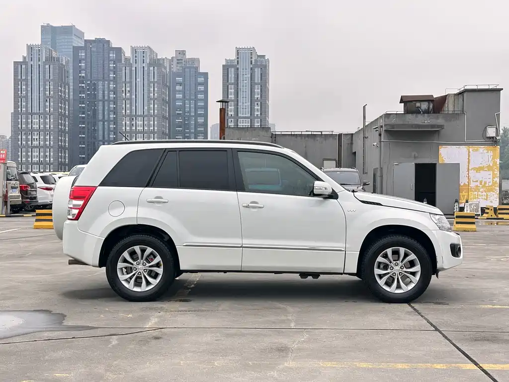 Suzuki Grand Vitara 2016 — фото 4