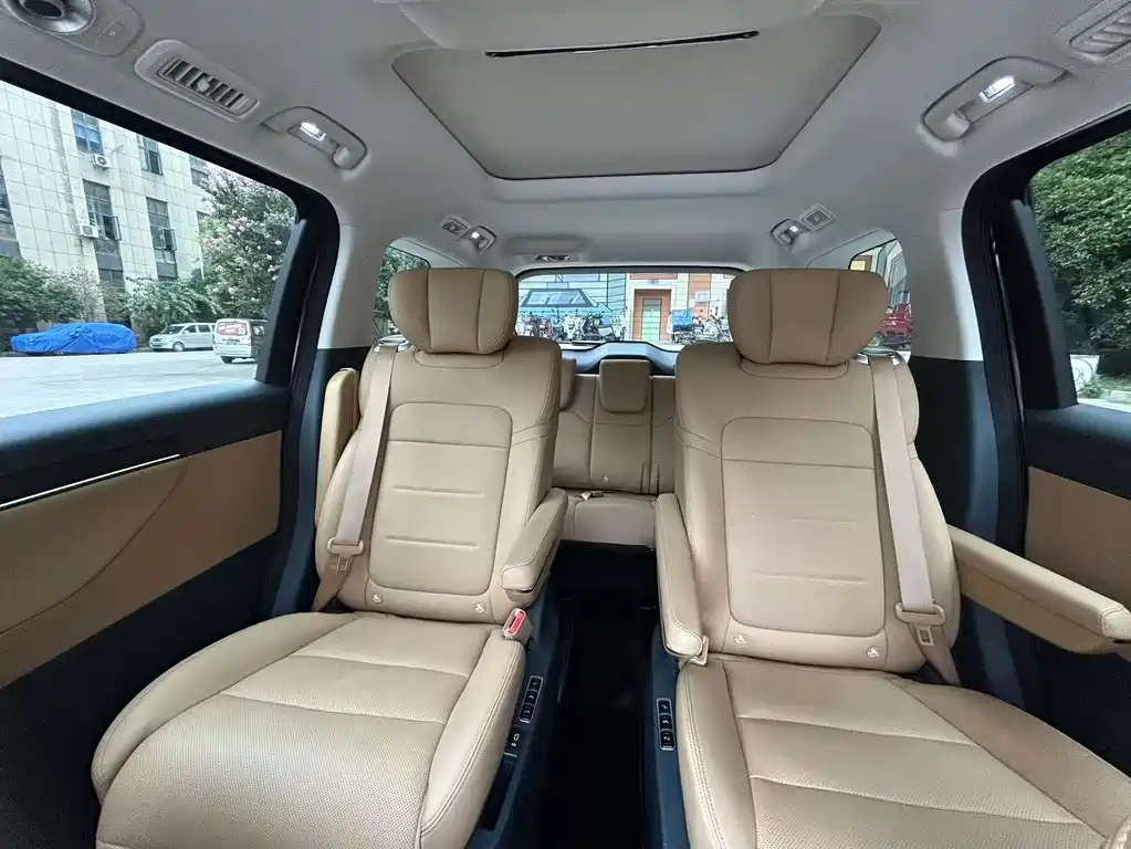 GAC Trumpchi E8 PHEV 2023 — фото 13