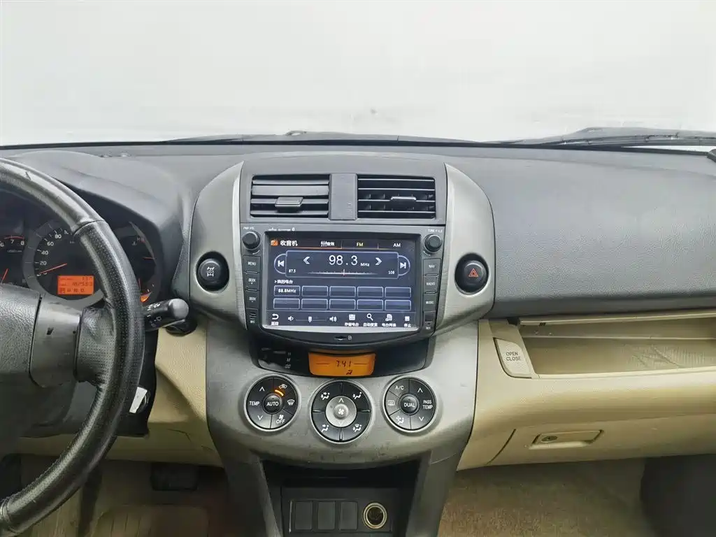 Toyota RAV4 2013 — фото 12