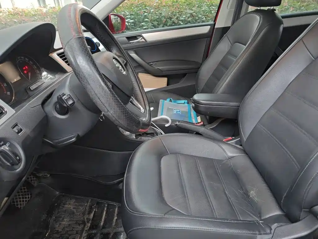 Skoda Rapid Spaceback 2015 — фото 8
