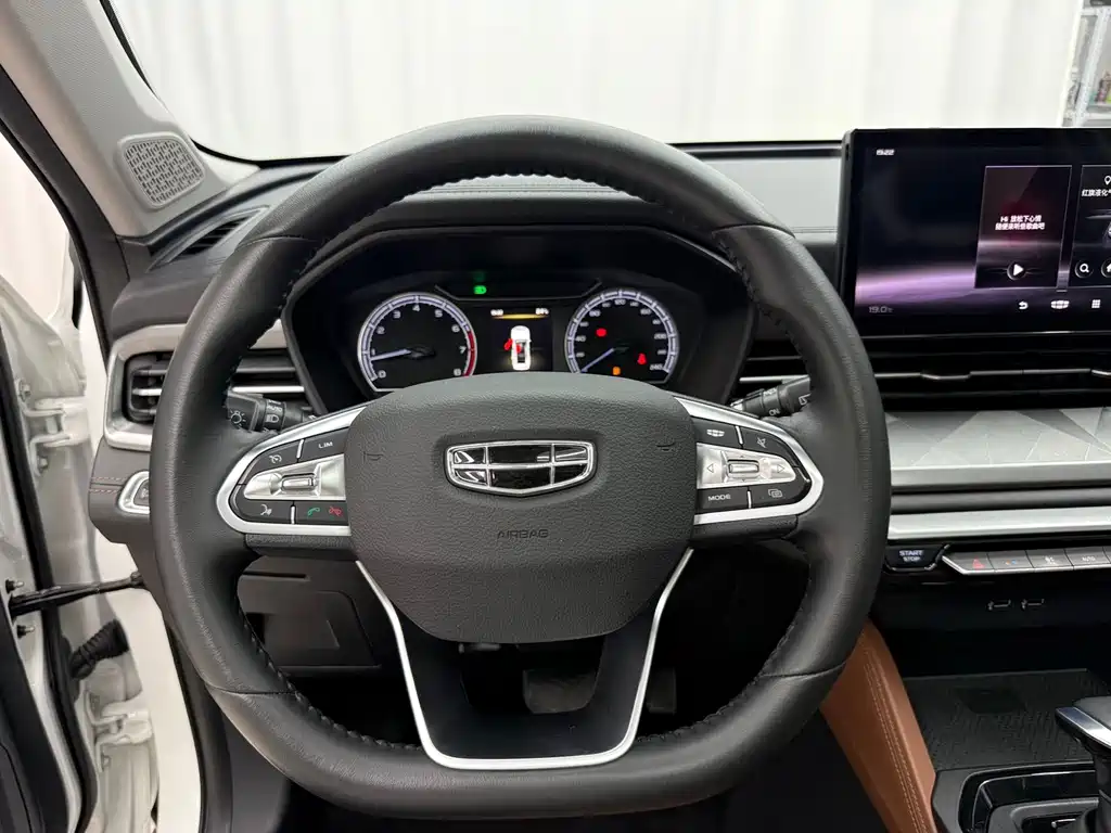 Geely Vision X6 2022 — фото 14