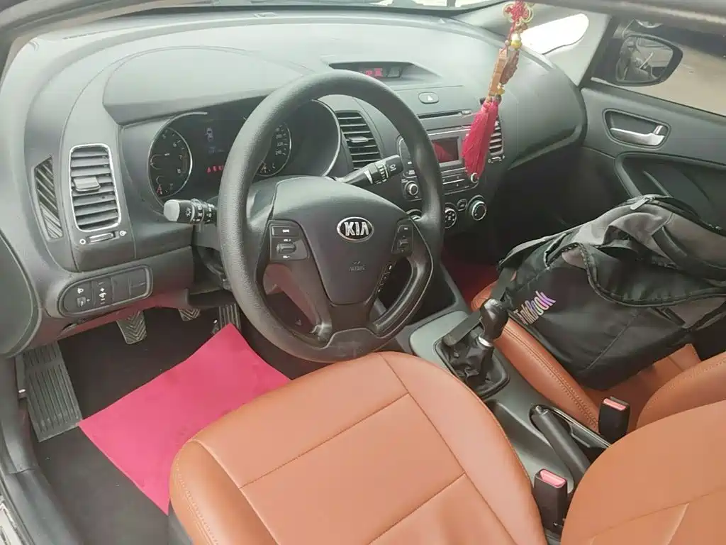 Kia K3 2015 — фото 10
