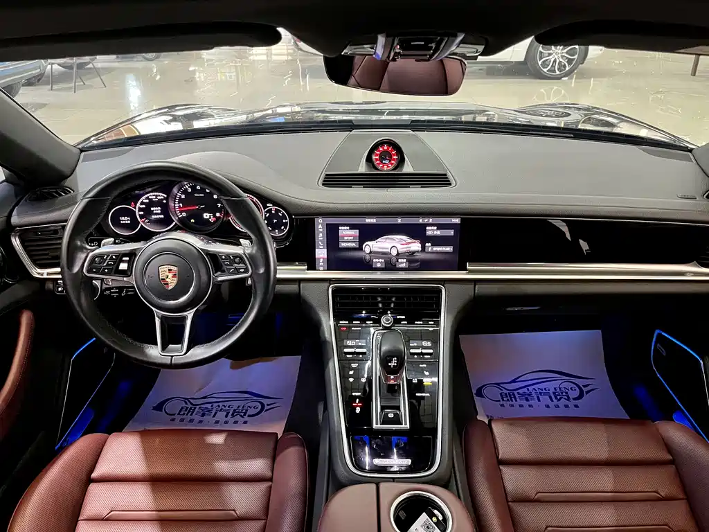Porsche Panamera 2020 — фото 10