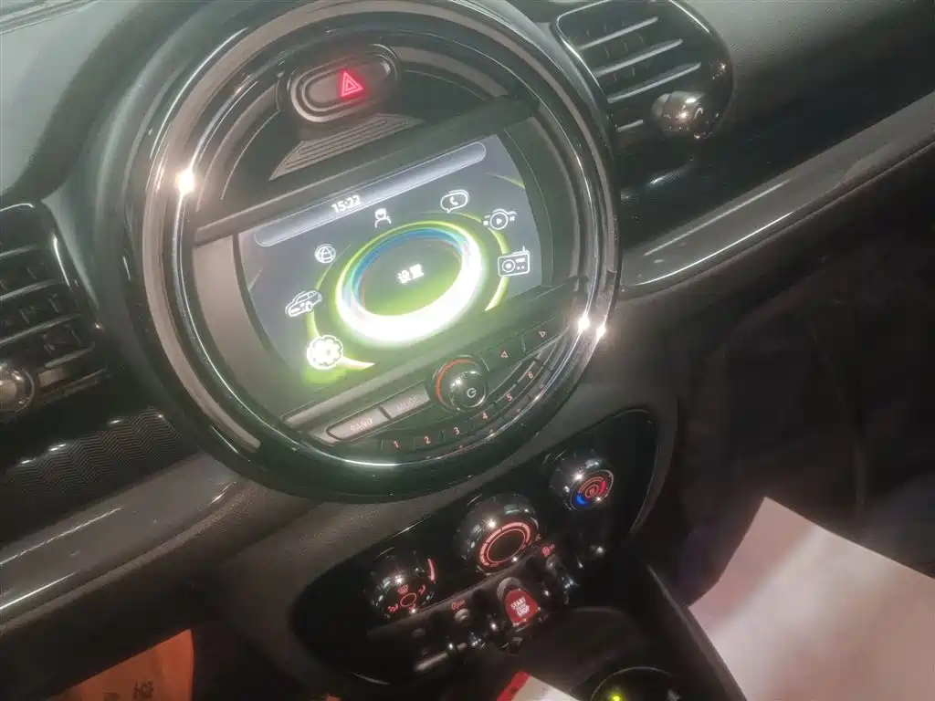 MINI Clubman 2016 — фото 9