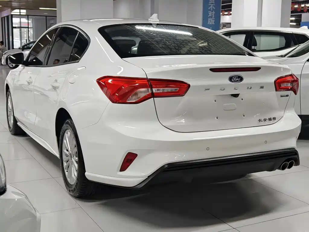 Ford Focus 2020 — фото 4