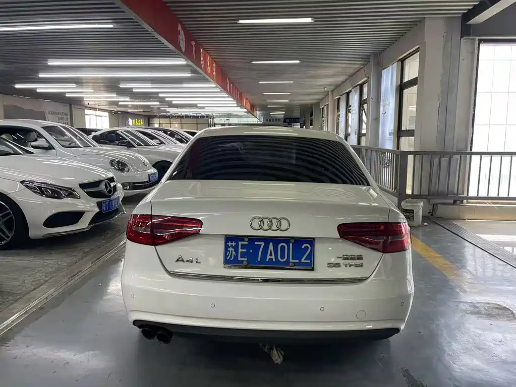 Audi A4L 2015