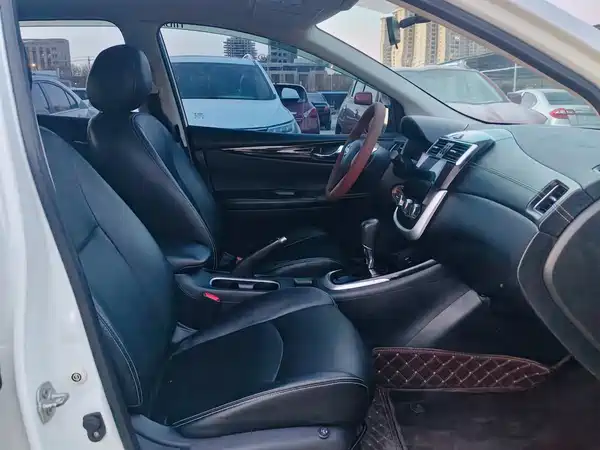 Nissan Tiida 2021