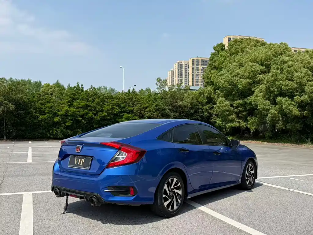 Honda Civic 2018 — фото 4