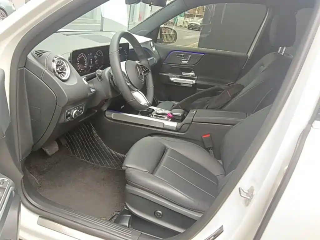 Mercedes-Benz GLB 2023 — фото 15